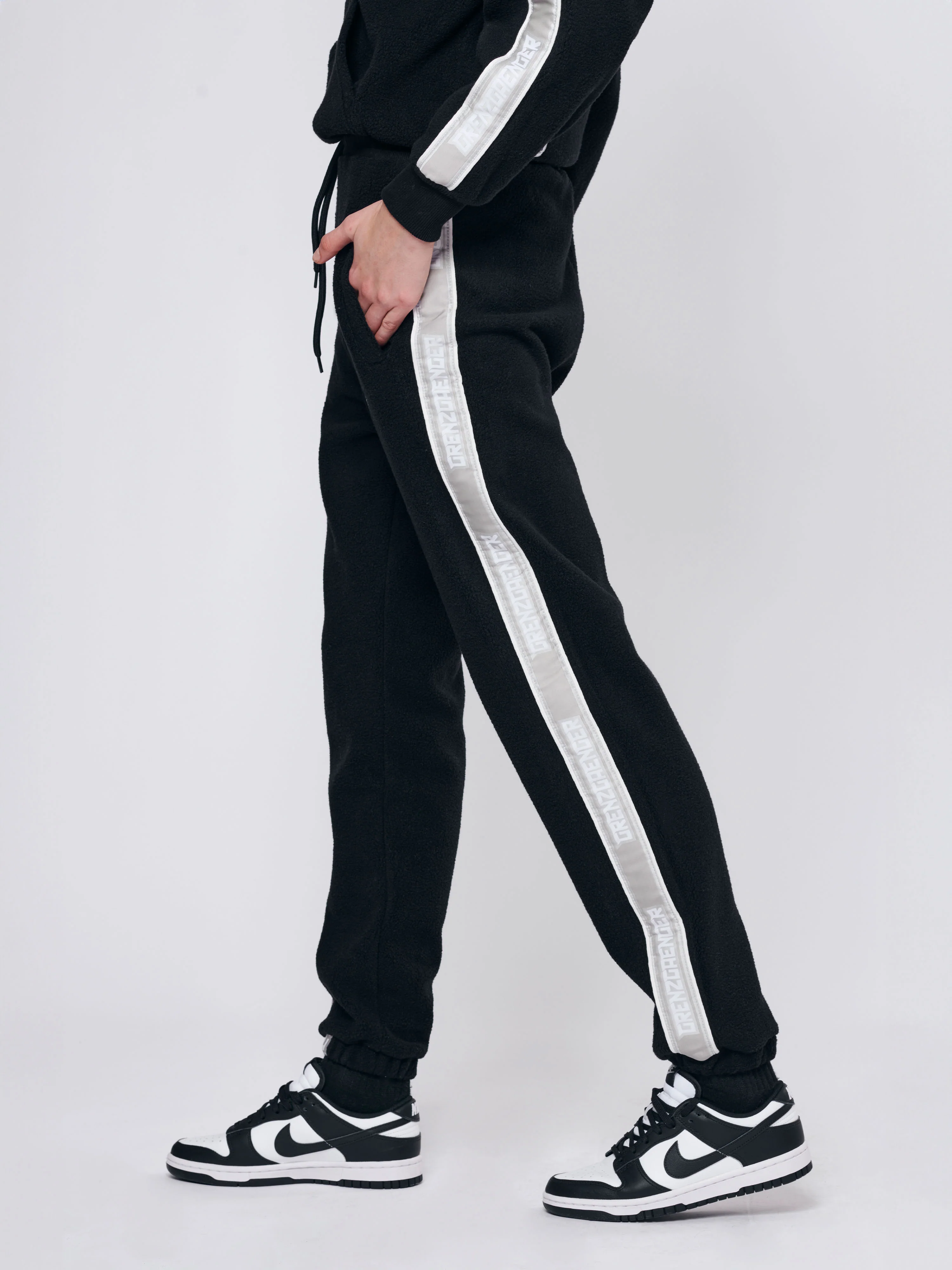 Sherpa Sweatpants Women Black - Image 3